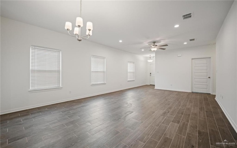 8308 35th Street, McAllen, TX 78504, 2 Bedrooms Bedrooms, ,2 BathroomsBathrooms,Residential Lease,For Rent,8308 35th Street,457821