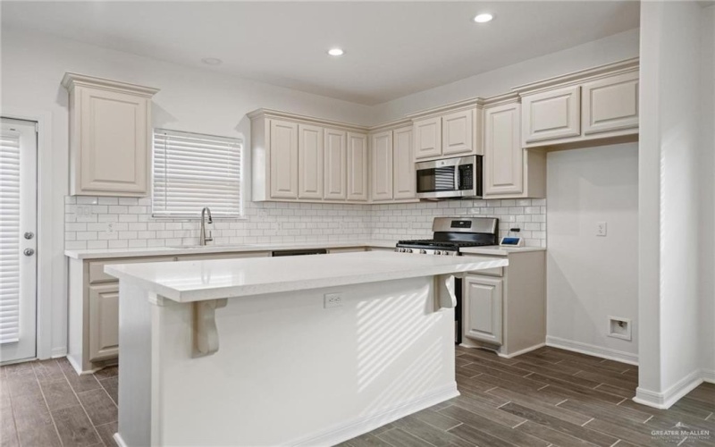 8308 35th Street, McAllen, TX 78504, 2 Bedrooms Bedrooms, ,2 BathroomsBathrooms,Residential Lease,For Rent,8308 35th Street,457821