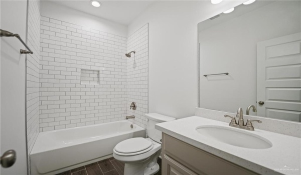 8308 35th Street, McAllen, TX 78504, 2 Bedrooms Bedrooms, ,2 BathroomsBathrooms,Residential Lease,For Rent,8308 35th Street,457821