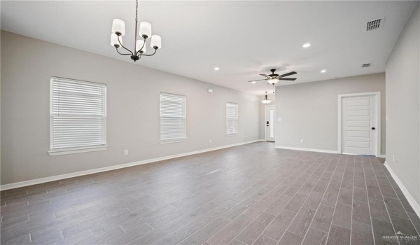 8425 35th Street, McAllen, TX 78504, 3 Bedrooms Bedrooms, ,2 BathroomsBathrooms,Residential Lease,For Rent,8425 35th Street,457993