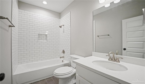 8425 35th Street, McAllen, TX 78504, 3 Bedrooms Bedrooms, ,2 BathroomsBathrooms,Residential Lease,For Rent,8425 35th Street,457993