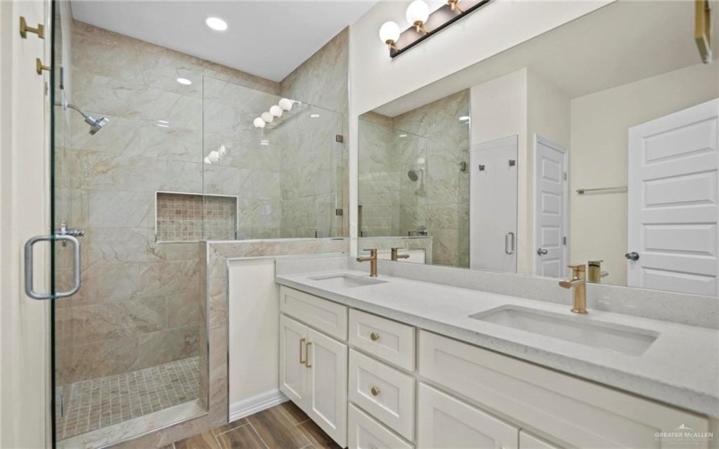 3305 E Marbury Street, Edinburg, TX 78542, 3 Bedrooms Bedrooms, ,2 BathroomsBathrooms,Residential,For Sale,3305 E Marbury Street,458027