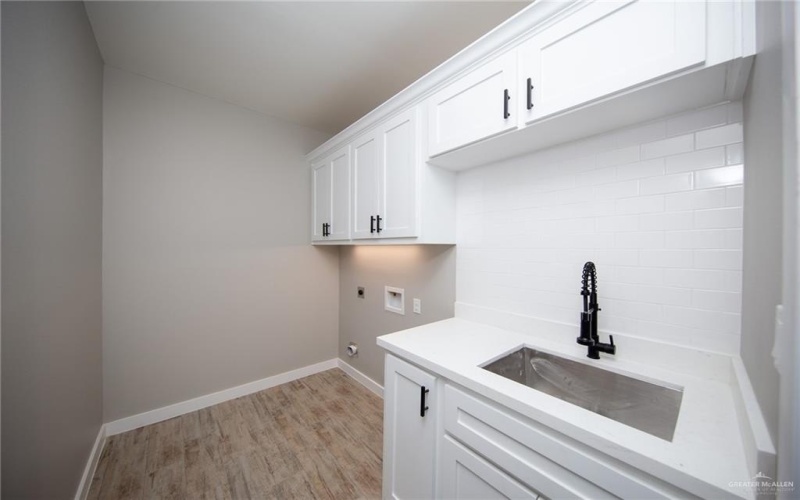 4106 Nivia Carolina Avenue, Weslaco, TX 78599, 4 Habitaciones Habitaciones , ,2 BañosBaños,Residential,En Venta,4106 Nivia Carolina Avenue,458481