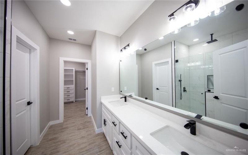 4106 Nivia Carolina Avenue, Weslaco, TX 78599, 4 Habitaciones Habitaciones , ,2 BañosBaños,Residential,En Venta,4106 Nivia Carolina Avenue,458481