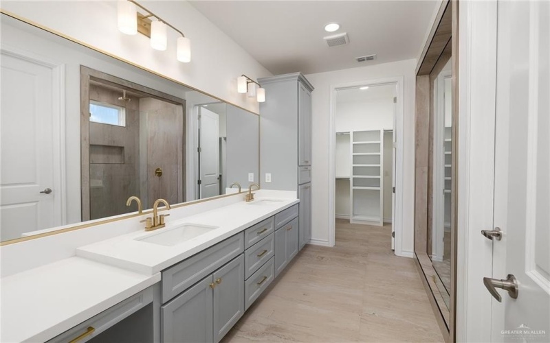 2712 E Burberry Drive, Edinburg, TX 78542, 4 Habitaciones Habitaciones , ,3 BañosBaños,Residential,En Venta,2712 E Burberry Drive,458651
