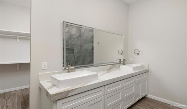 701 Grayson Avenue, McAllen, TX 78504, 4 Bedrooms Bedrooms, ,2 BathroomsBathrooms,Residential,For Sale,701 Grayson Avenue,458896