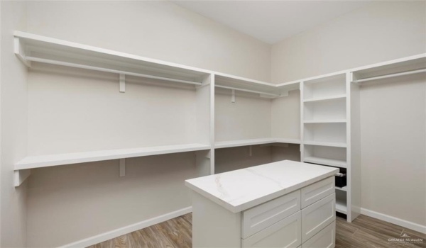 701 Grayson Avenue, McAllen, TX 78504, 4 Bedrooms Bedrooms, ,2 BathroomsBathrooms,Residential,For Sale,701 Grayson Avenue,458896
