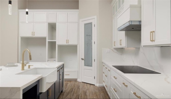 701 Grayson Avenue, McAllen, TX 78504, 4 Bedrooms Bedrooms, ,2 BathroomsBathrooms,Residential,For Sale,701 Grayson Avenue,458896