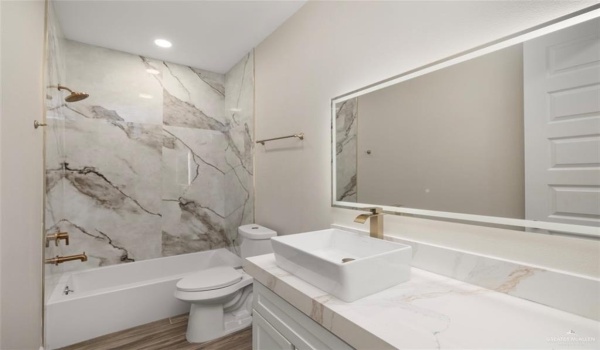 701 Grayson Avenue, McAllen, TX 78504, 4 Bedrooms Bedrooms, ,2 BathroomsBathrooms,Residential,For Sale,701 Grayson Avenue,458896