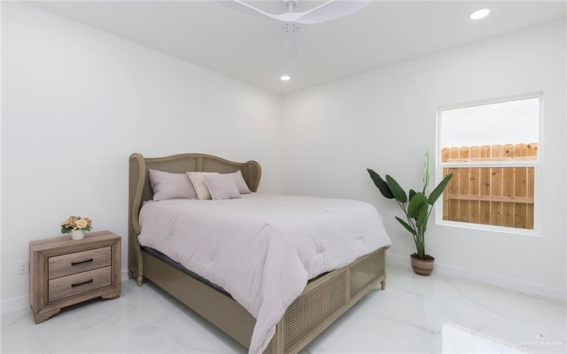 5703 N 44th Lane, McAllen, TX 78504, 3 Habitaciones Habitaciones , ,3 BañosBaños,Residential,En Venta,5703 N 44th Lane,458918