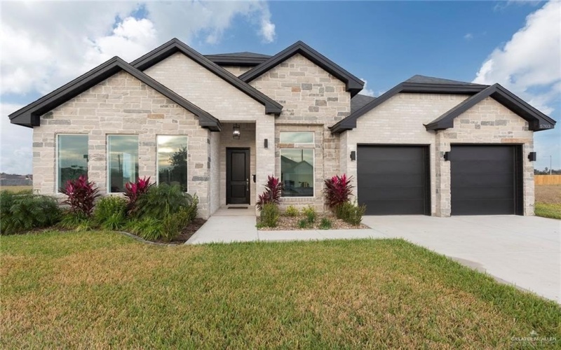 5703 N 44th Lane, McAllen, TX 78504, 3 Habitaciones Habitaciones , ,3 BañosBaños,Residential,En Venta,5703 N 44th Lane,458918