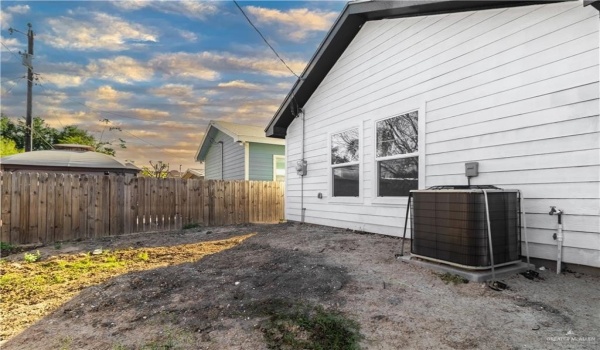710 N Illinois Avenue, Weslaco, TX 78596, 3 Bedrooms Bedrooms, ,2 BathroomsBathrooms,Residential,For Sale,710 N Illinois Avenue,458930