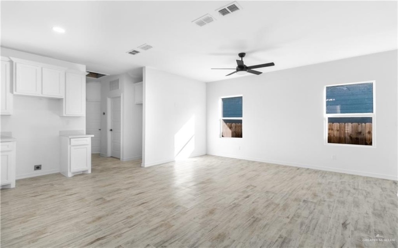 710 N Illinois Avenue, Weslaco, TX 78596, 3 Bedrooms Bedrooms, ,2 BathroomsBathrooms,Residential,For Sale,710 N Illinois Avenue,458930