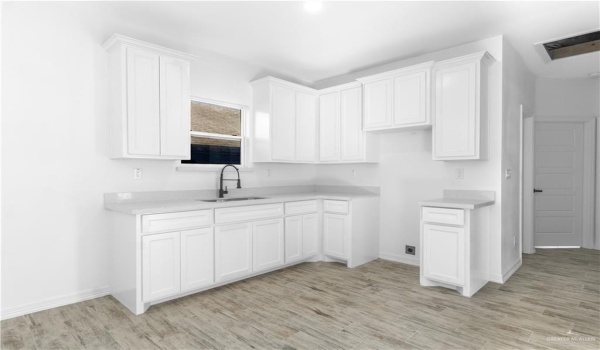 710 N Illinois Avenue, Weslaco, TX 78596, 3 Bedrooms Bedrooms, ,2 BathroomsBathrooms,Residential,For Sale,710 N Illinois Avenue,458930