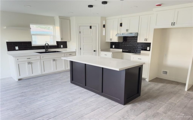 604 W 11th Street, Weslaco, TX 78596, 3 Bedrooms Bedrooms, ,2 BathroomsBathrooms,Residential,For Sale,604 W 11th Street,459174