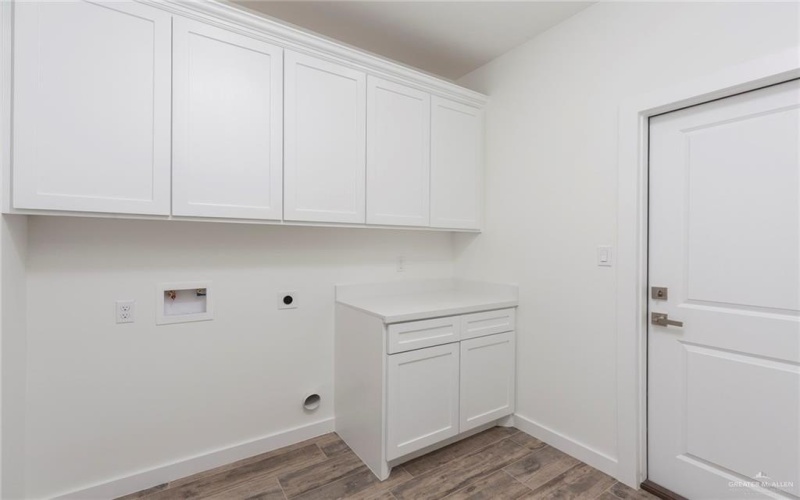 5802 N 45th Lane, McAllen, TX 78504, 3 Habitaciones Habitaciones , ,3 BañosBaños,Residential,En Venta,5802 N 45th Lane,459601