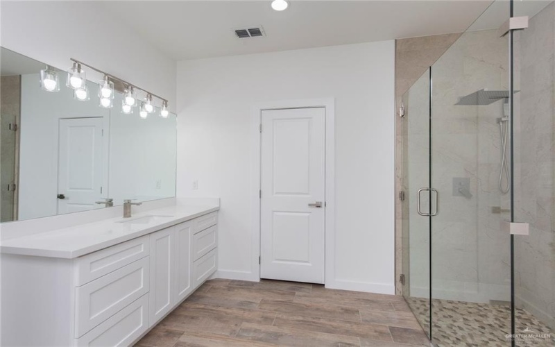5802 N 45th Lane, McAllen, TX 78504, 3 Habitaciones Habitaciones , ,3 BañosBaños,Residential,En Venta,5802 N 45th Lane,459601