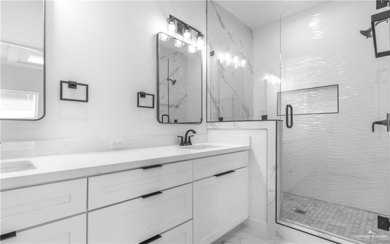 2724 E Conroe Road, Edinburg, TX 78542, 3 Bedrooms Bedrooms, ,2 BathroomsBathrooms,Residential,For Sale,2724 E Conroe Road,459658