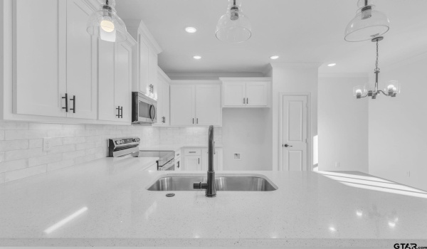 602 N Bois D Arc, Tyler, TX 75702, 3 Bedrooms Bedrooms, ,2 BathroomsBathrooms,Residential,For Sale,602 N Bois D Arc,25000130