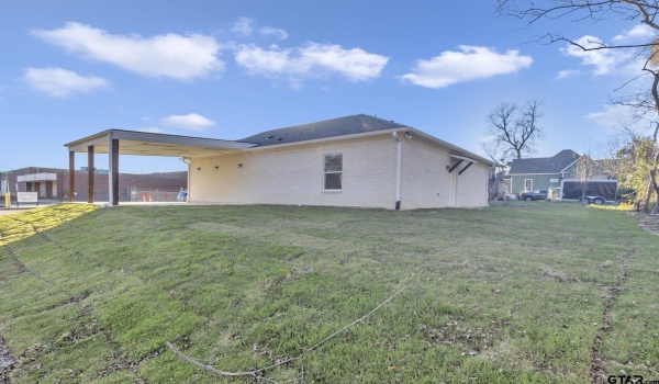 602 N Bois D Arc, Tyler, TX 75702, 3 Bedrooms Bedrooms, ,2 BathroomsBathrooms,Residential,For Sale,602 N Bois D Arc,25000130