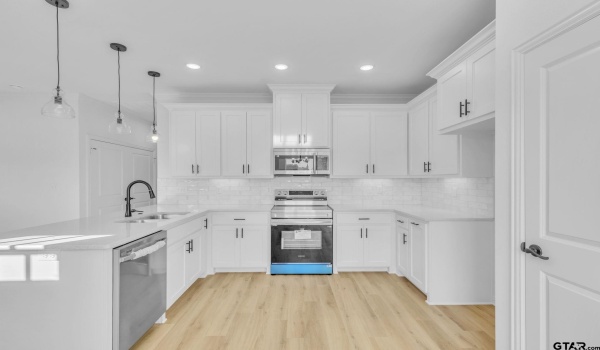 602 N Bois D Arc, Tyler, TX 75702, 3 Bedrooms Bedrooms, ,2 BathroomsBathrooms,Residential,For Sale,602 N Bois D Arc,25000130