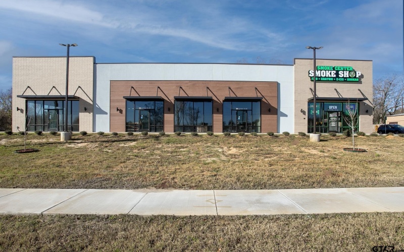 801 S Main St, Lindale, TX 75771, ,Arrendamiento Comercial,En Alquiler,801 S Main St,25000287