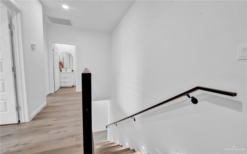 2609 Warbler Avenue, McAllen, TX 78504, 3 Bedrooms Bedrooms, ,2 BathroomsBathrooms,Residential,For Sale,2609 Warbler Avenue,466301