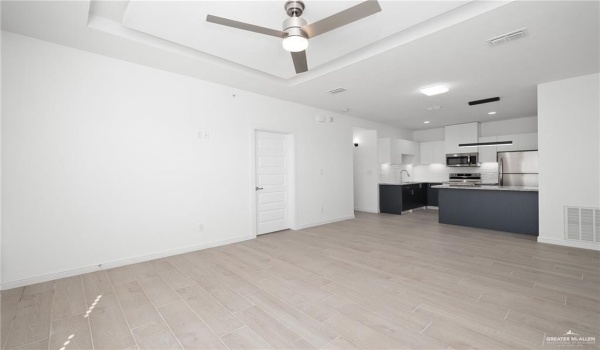 901 E Yuma Avenue #101, McAllen, TX 78503, 2 Bedrooms Bedrooms, ,2 BathroomsBathrooms,Residential Lease,For Rent,901 E Yuma Avenue,466322