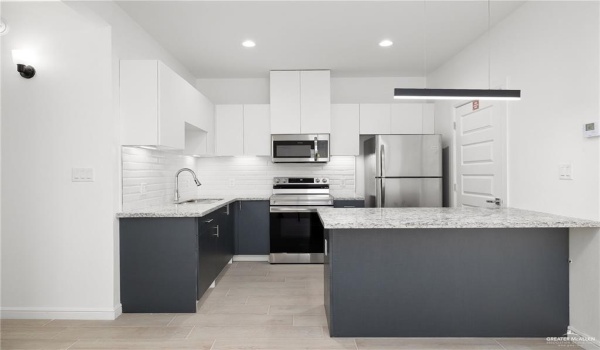 901 E Yuma Avenue #101, McAllen, TX 78503, 2 Bedrooms Bedrooms, ,2 BathroomsBathrooms,Residential Lease,For Rent,901 E Yuma Avenue,466322