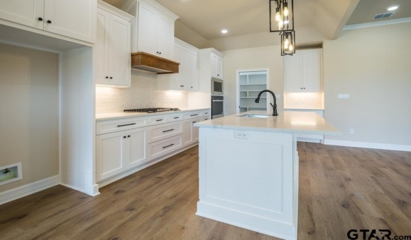 15092 High Country Acres Lane, Tyler, TX 75706, 3 Bedrooms Bedrooms, ,2 BathroomsBathrooms,Residential,For Sale,15092 High Country Acres Lane,25000446