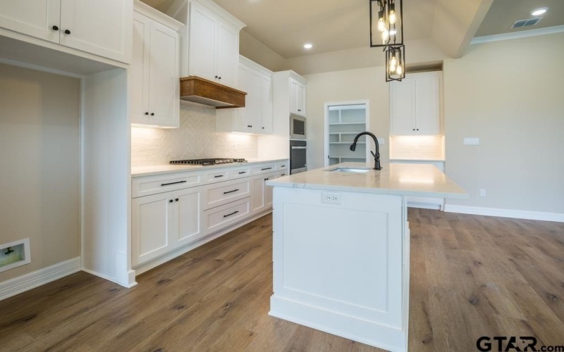 15092 High Country Acres Lane, Tyler, TX 75706, 3 Bedrooms Bedrooms, ,2 BathroomsBathrooms,Residential,For Sale,15092 High Country Acres Lane,25000446