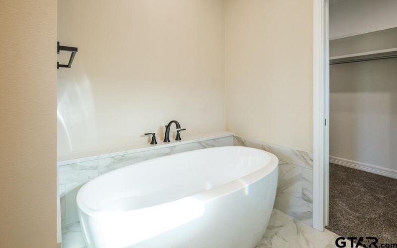 15092 High Country Acres Lane, Tyler, TX 75706, 3 Bedrooms Bedrooms, ,2 BathroomsBathrooms,Residential,For Sale,15092 High Country Acres Lane,25000446