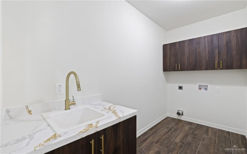 4212 S Carter Street, Edinburg, TX 78542, 3 Bedrooms Bedrooms, ,2 BathroomsBathrooms,Residential,For Sale,4212 S Carter Street,466333