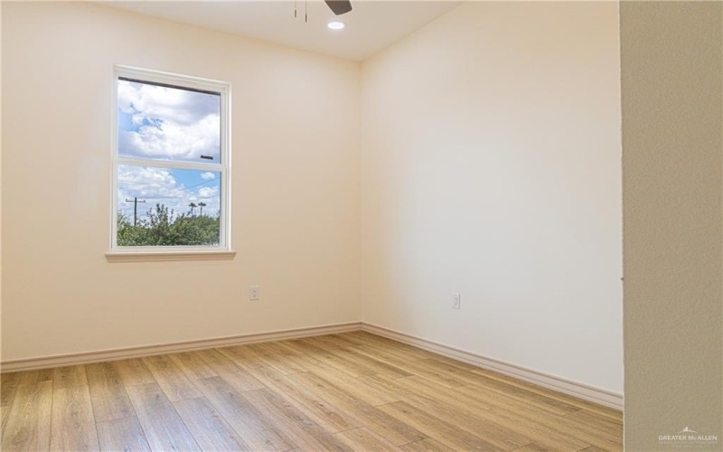 2336 N Peking Street, McAllen, TX 78501, 3 Bedrooms Bedrooms, ,2 BathroomsBathrooms,Residential,For Sale,2336 N Peking Street,466372