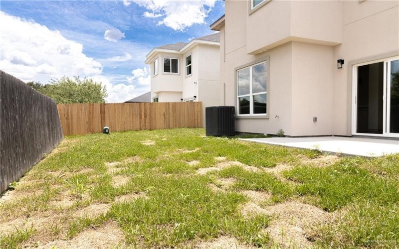 2336 N Peking Street, McAllen, TX 78501, 3 Bedrooms Bedrooms, ,2 BathroomsBathrooms,Residential,For Sale,2336 N Peking Street,466372
