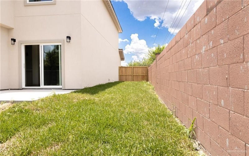 2336 N Peking Street, McAllen, TX 78501, 3 Bedrooms Bedrooms, ,2 BathroomsBathrooms,Residential,For Sale,2336 N Peking Street,466372