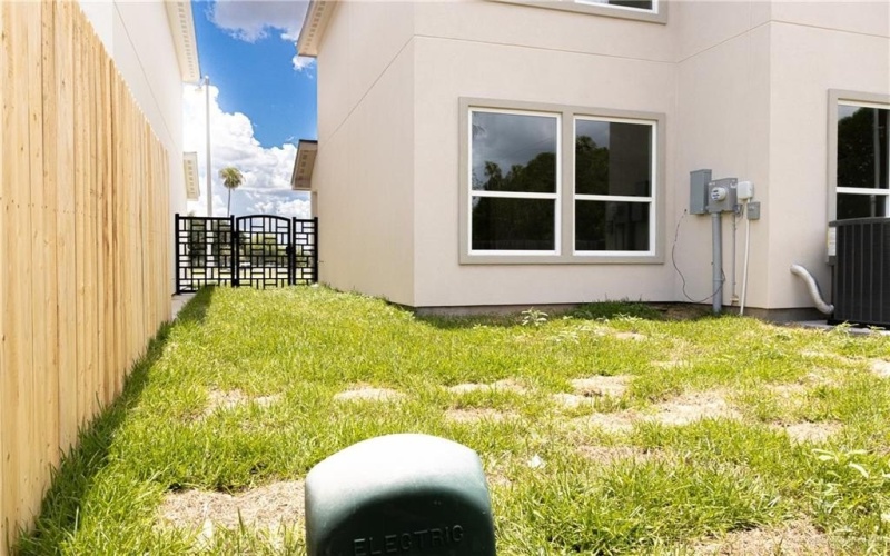 2336 N Peking Street, McAllen, TX 78501, 3 Bedrooms Bedrooms, ,2 BathroomsBathrooms,Residential,For Sale,2336 N Peking Street,466372