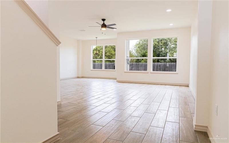 2336 N Peking Street, McAllen, TX 78501, 3 Bedrooms Bedrooms, ,2 BathroomsBathrooms,Residential,For Sale,2336 N Peking Street,466372
