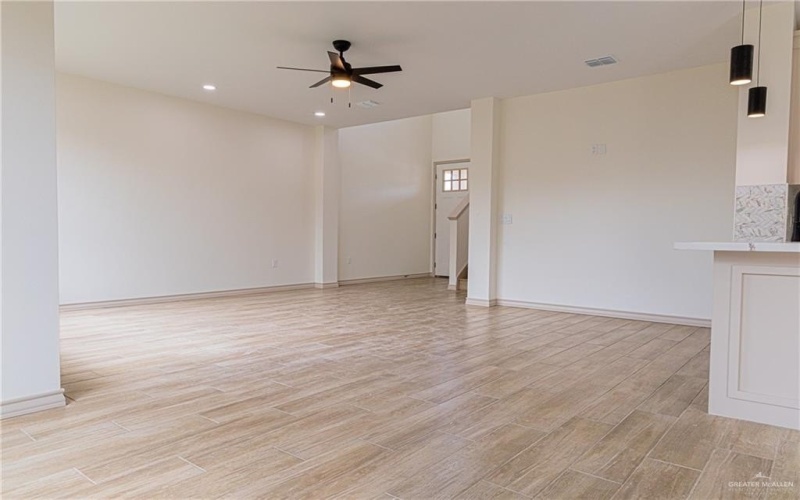 2336 N Peking Street, McAllen, TX 78501, 3 Bedrooms Bedrooms, ,2 BathroomsBathrooms,Residential,For Sale,2336 N Peking Street,466372