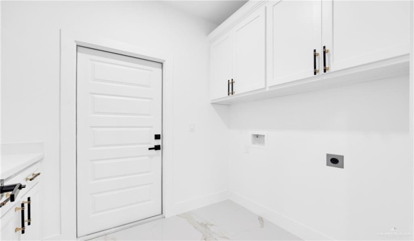 2304 N Revolution Street, Edinburg, TX 78541, 3 Bedrooms Bedrooms, ,2 BathroomsBathrooms,Residential,For Sale,2304 N Revolution Street,466435