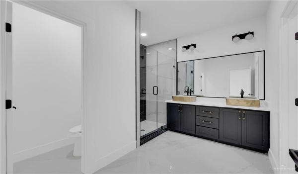 2304 N Revolution Street, Edinburg, TX 78541, 3 Bedrooms Bedrooms, ,2 BathroomsBathrooms,Residential,For Sale,2304 N Revolution Street,466435