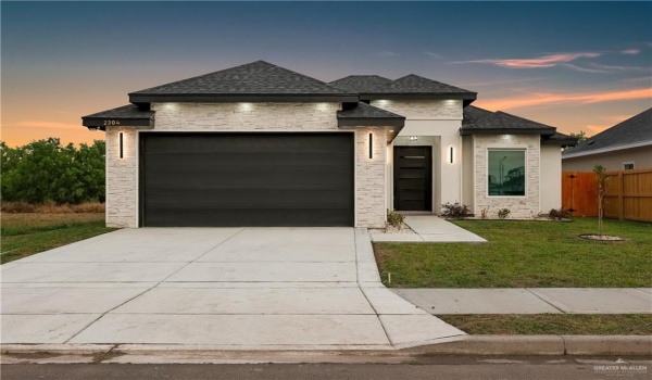 2304 N Revolution Street, Edinburg, TX 78541, 3 Bedrooms Bedrooms, ,2 BathroomsBathrooms,Residential,For Sale,2304 N Revolution Street,466435