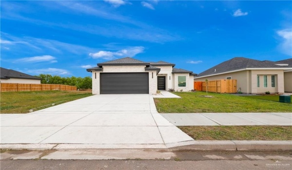 2304 N Revolution Street, Edinburg, TX 78541, 3 Bedrooms Bedrooms, ,2 BathroomsBathrooms,Residential,For Sale,2304 N Revolution Street,466435