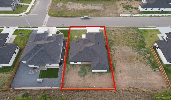 2304 N Revolution Street, Edinburg, TX 78541, 3 Bedrooms Bedrooms, ,2 BathroomsBathrooms,Residential,For Sale,2304 N Revolution Street,466435