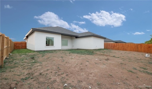 2304 N Revolution Street, Edinburg, TX 78541, 3 Bedrooms Bedrooms, ,2 BathroomsBathrooms,Residential,For Sale,2304 N Revolution Street,466435