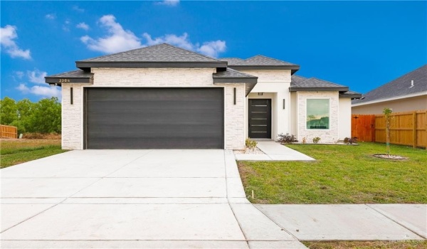 2304 N Revolution Street, Edinburg, TX 78541, 3 Bedrooms Bedrooms, ,2 BathroomsBathrooms,Residential,For Sale,2304 N Revolution Street,466435