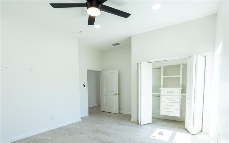 817 N Buxton Avenue, Edinburg, TX 78541, 4 Bedrooms Bedrooms, ,2 BathroomsBathrooms,Residential,For Sale,817 N Buxton Avenue,466524