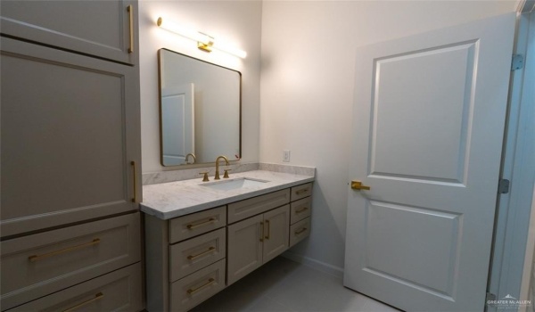 817 N Buxton Avenue, Edinburg, TX 78541, 4 Bedrooms Bedrooms, ,2 BathroomsBathrooms,Residential,For Sale,817 N Buxton Avenue,466524