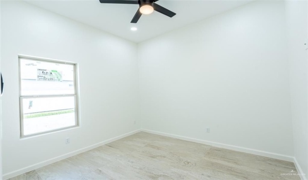 817 N Buxton Avenue, Edinburg, TX 78541, 4 Bedrooms Bedrooms, ,2 BathroomsBathrooms,Residential,For Sale,817 N Buxton Avenue,466524