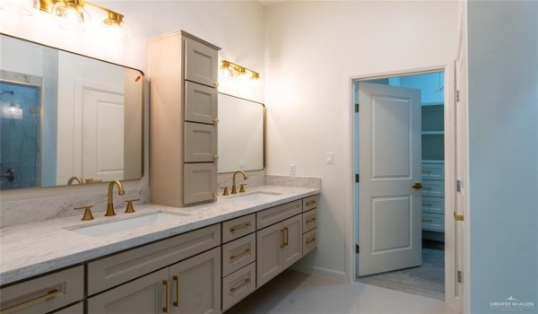 817 N Buxton Avenue, Edinburg, TX 78541, 4 Bedrooms Bedrooms, ,2 BathroomsBathrooms,Residential,For Sale,817 N Buxton Avenue,466524
